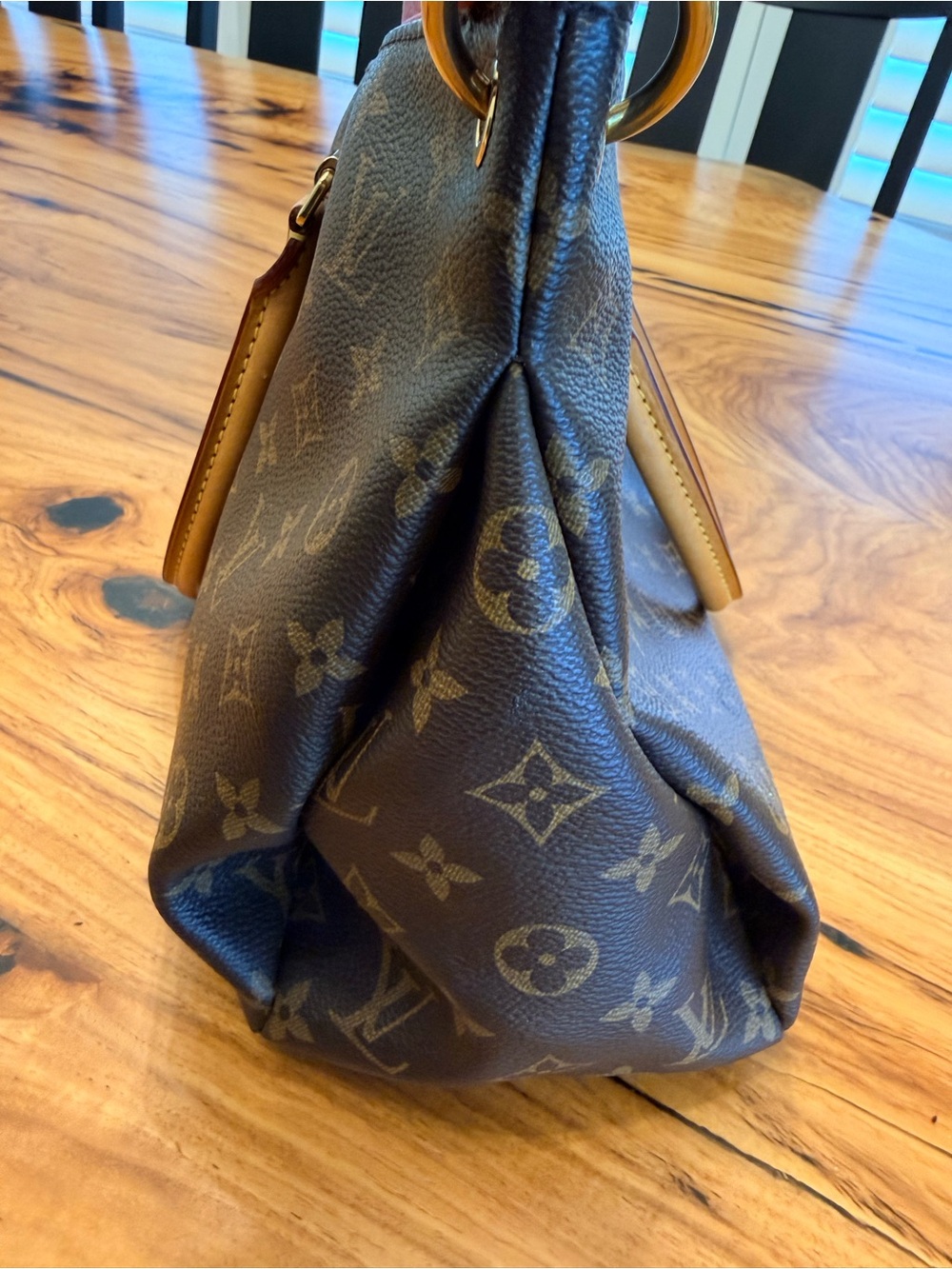 Louis Vuitton Monogram Pallas MM Tote, Cherry Red Interior - Picture 3 of 15
